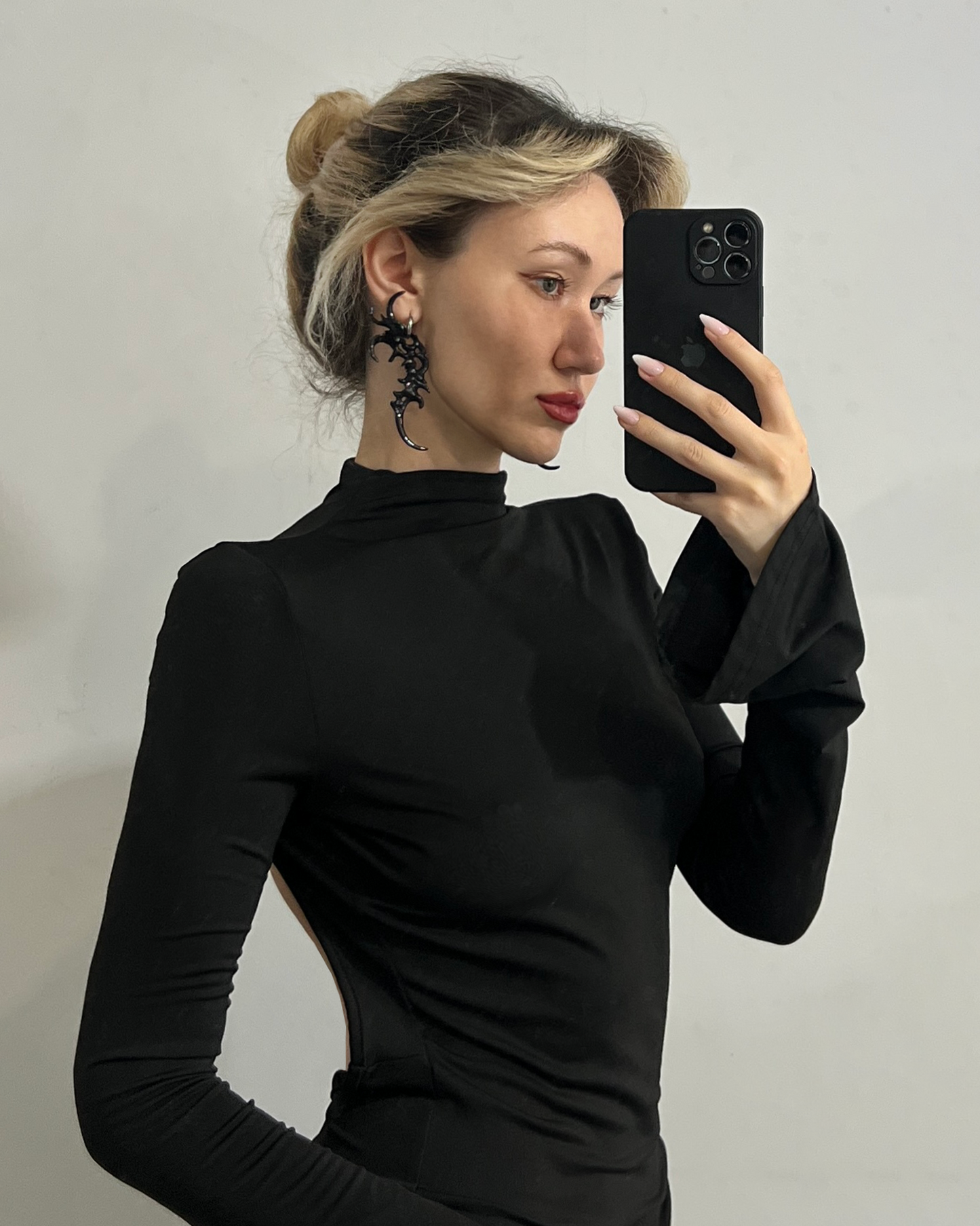 Organic Form Earrings Black