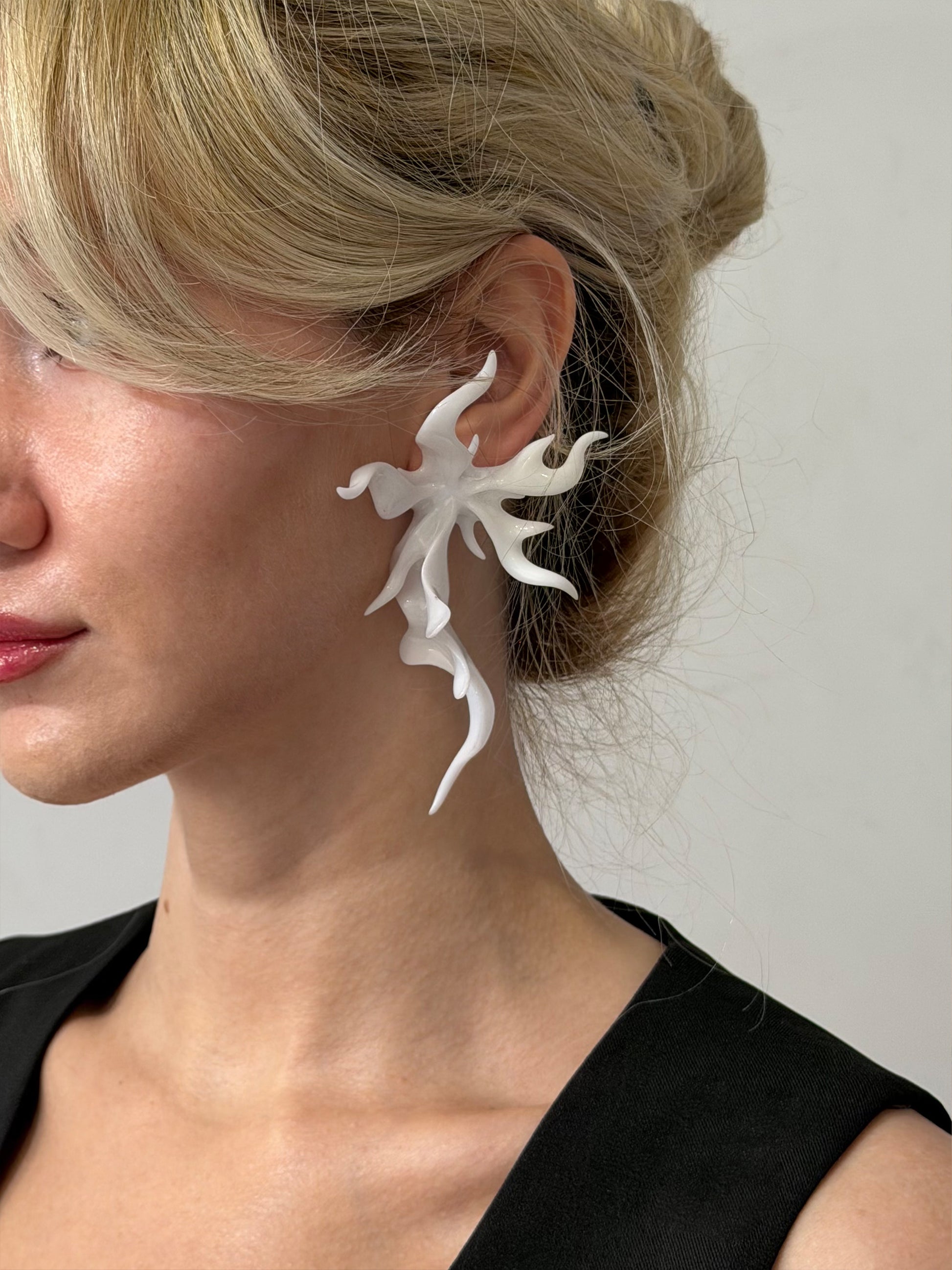White Sculptural Flower Earrings - Large WHYNOEN