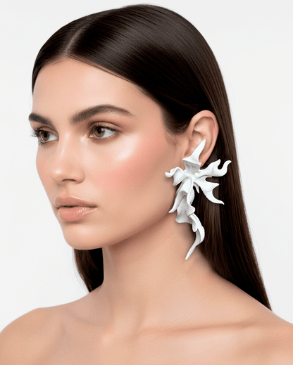 White Sculptural Flower Earrings - WHYNOEN