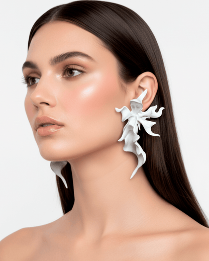 White Sculptural Flower Earrings - WHYNOEN